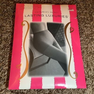 Victoria's Secret lasting luxuries control top pantyhose, color sand, size: M